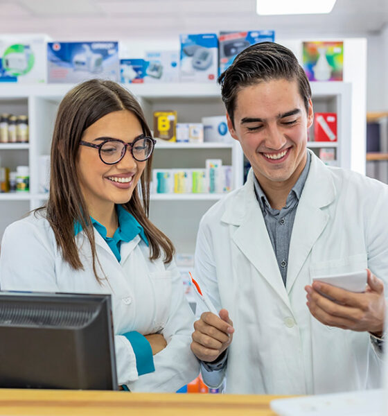 How much do pharmacy techs make
